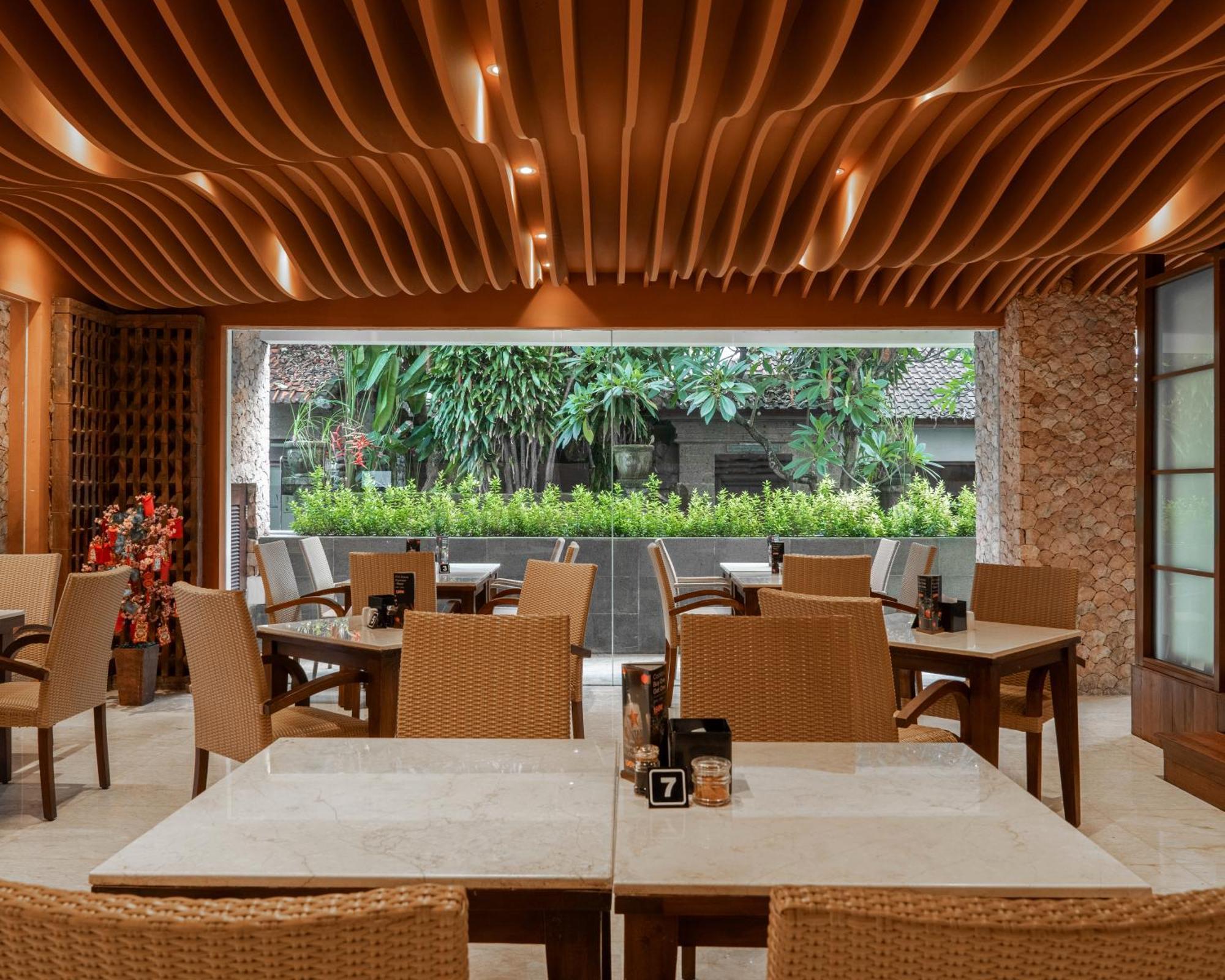 Hotel Kuta Angel 3*